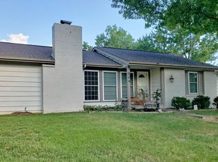 864 La Bonne Pkwy, Ballwin, MO