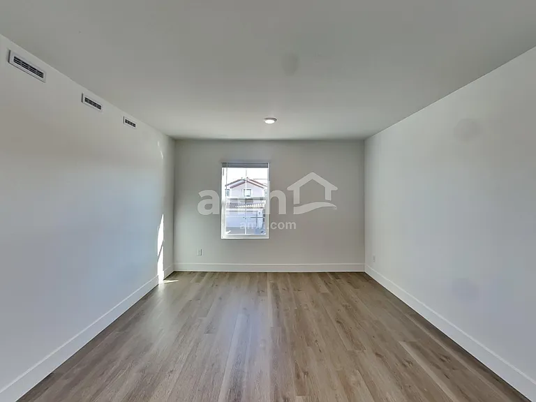 5835 Astapor St — Photo 16