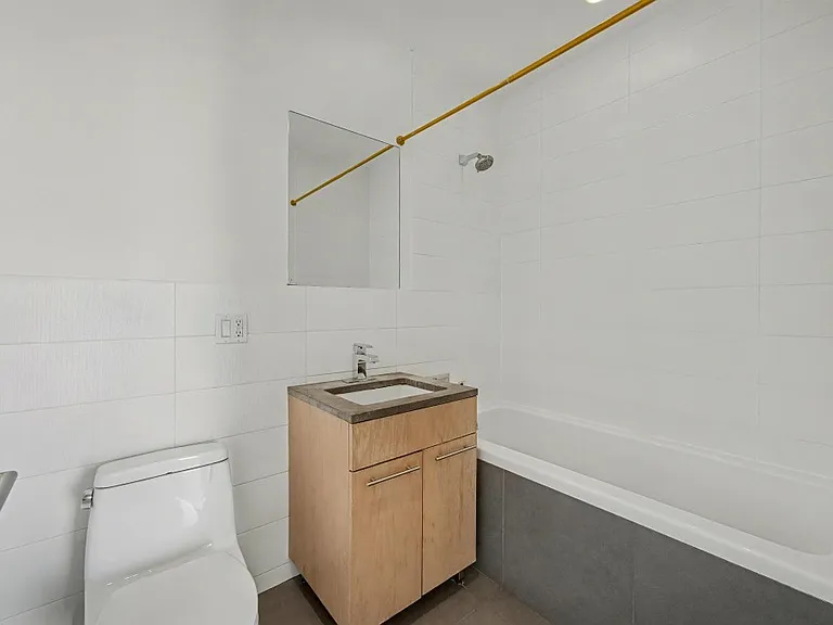 185 S 4th St #4D — Photo 5