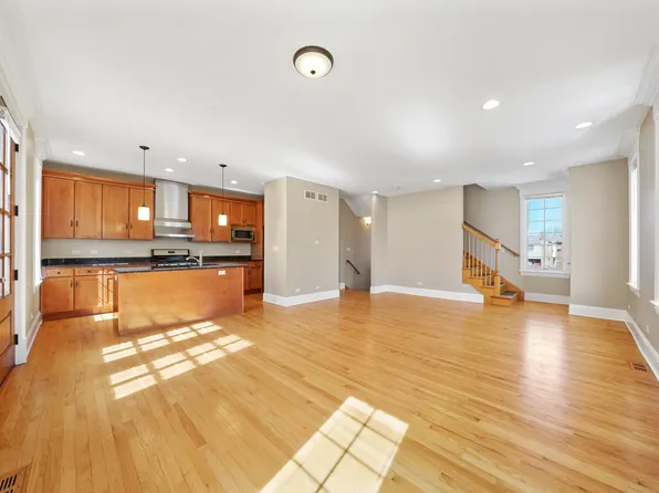 825 S La Grange Rd Unit A, La Grange, IL 60525