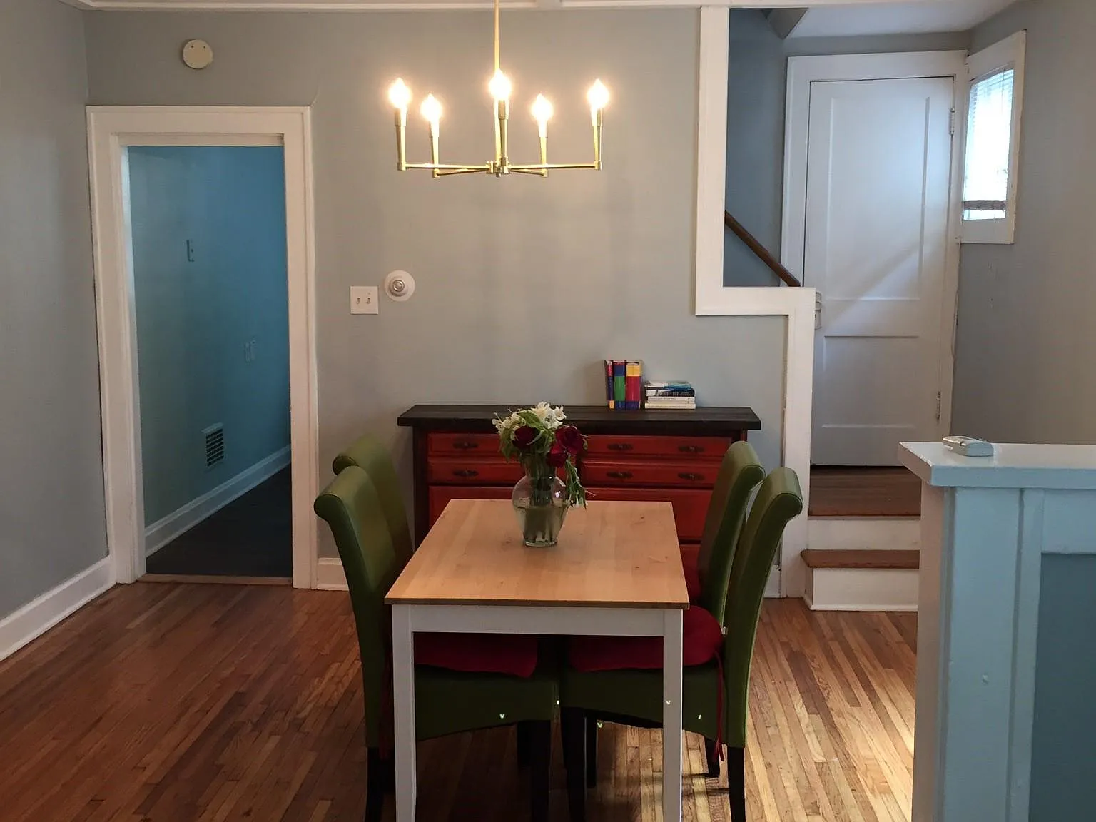 3 bed, 1200 sqft, $1,890 — Photo 2