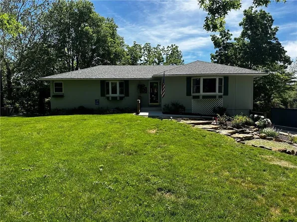 8219 NW Hillside Dr, Weatherby Lake, MO 64152