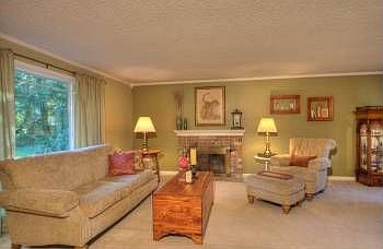 2nd image of 310 Dorado Dr NW
