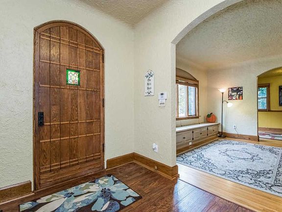 4th image of 549 Rosewood Ave SE