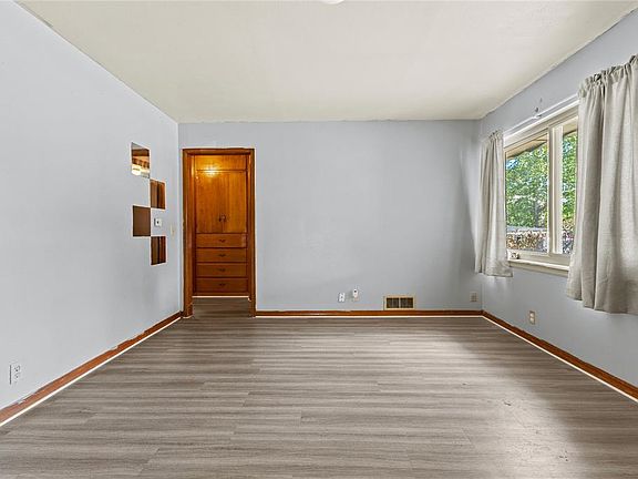 5th image of 1409 Littell Ave