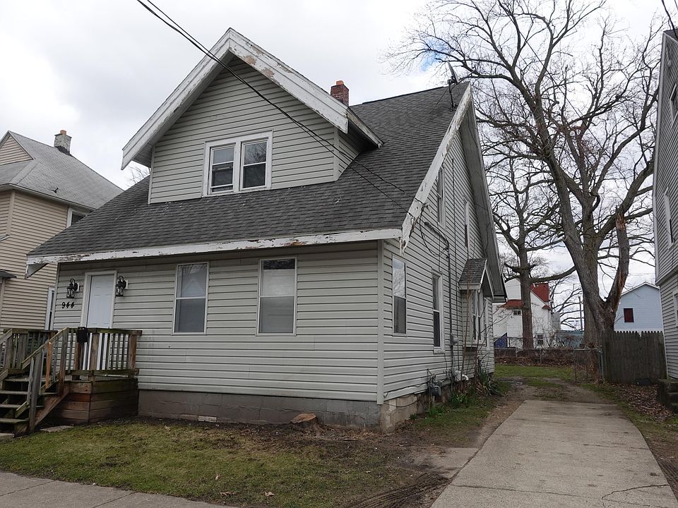 1st image of 944 Dorchester Ave SW
