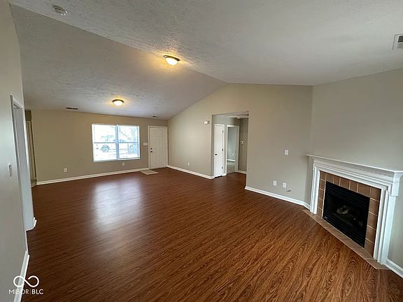 4th image of 3371 Lauren Dr