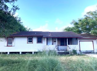 409 E 9th St, Bishop, TX 78343