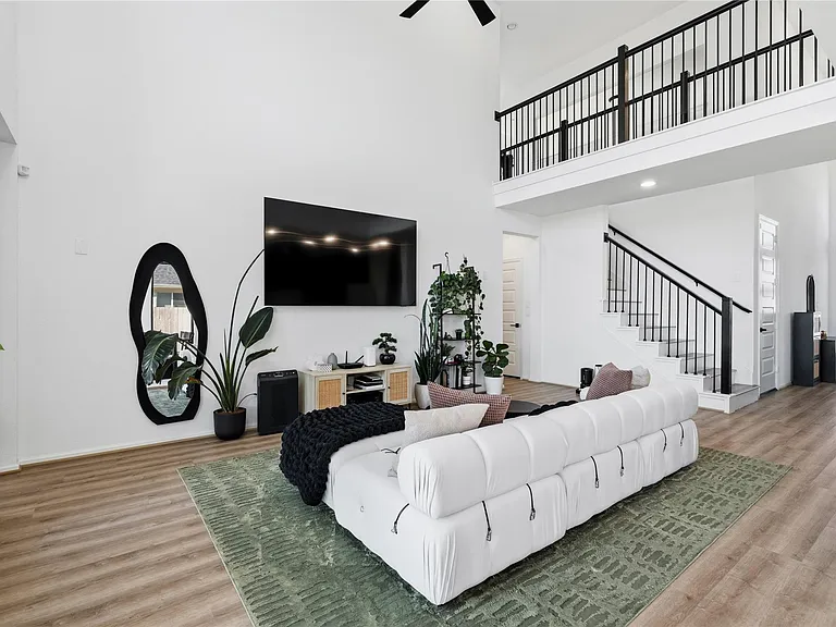 2427 Mount Healy Ct — Photo 11