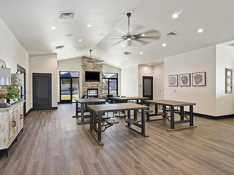 Cedar Crossing Luxury Townhomes — Photo 17
