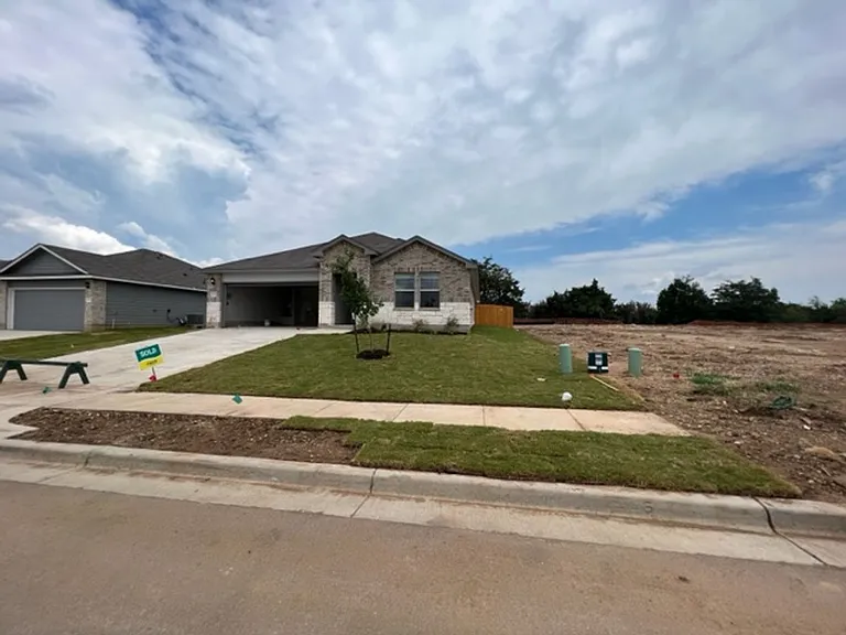 6917 Guadalupe Rd — Photo 2