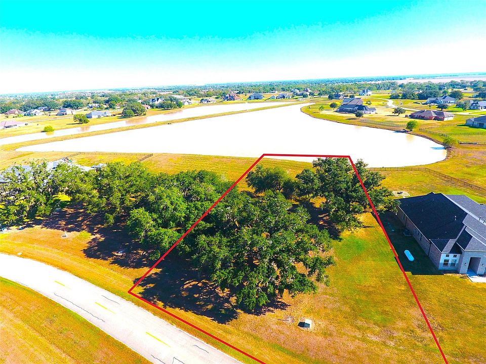 1st image of 615 Lily Ln