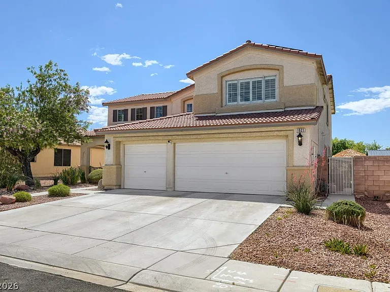1921 Moonlight Bluff Ave — Photo 4
