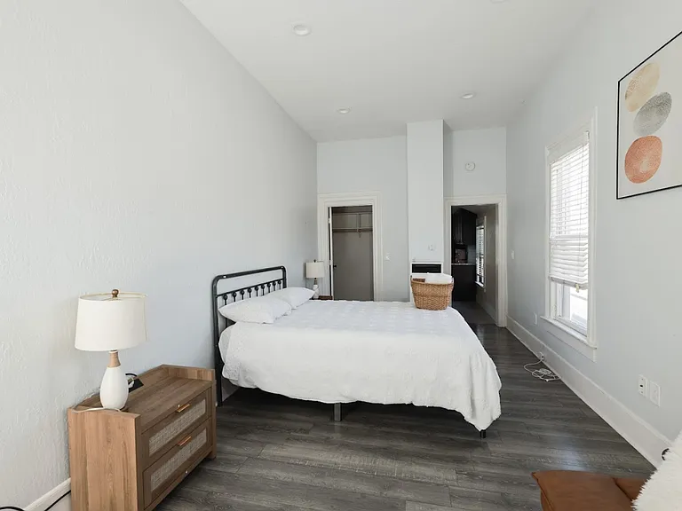 427 S 3rd St #6 — Photo 9
