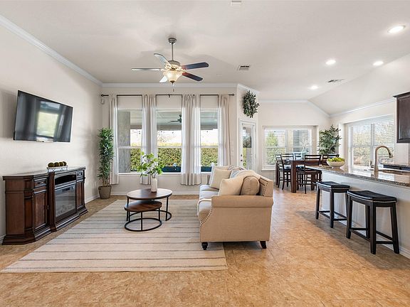 2nd image of 209 Summer Azure St