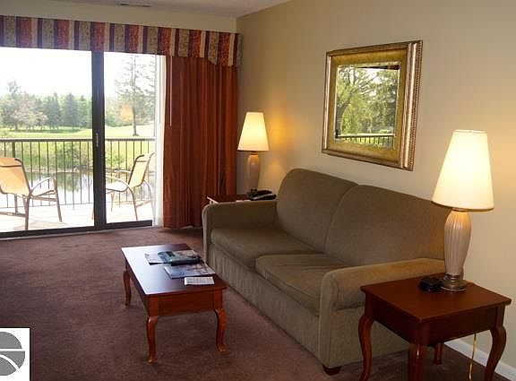 4th image of 5001 Valleyway Dr