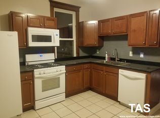 3824 N Hamilton Ave #2, Chicago, IL 60618