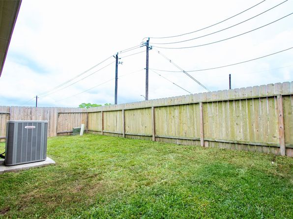 6402 Macroom Meadows Ln, Houston, TX 77048