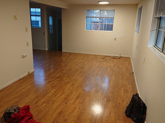4th image of 440 N Milton Ave #2