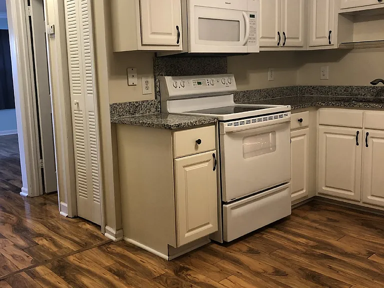 2039 Rondo St #B — Photo 13