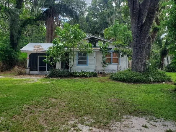 949 Lake St, Lake Hamilton, FL 33851