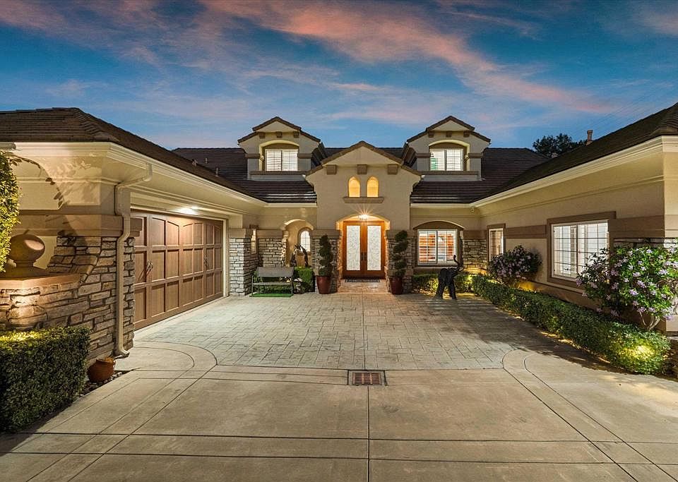 1st image of 18605 Villa Dr