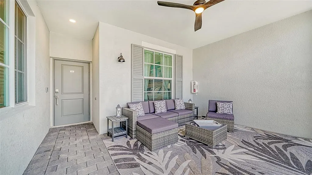 2 bed, 2.0 bath, 1355 sqft, $7,500 — Photo 3
