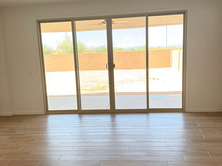17856 W Red Fox Rd — Photo 4