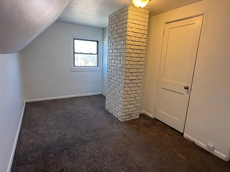 133 E 20th Ave — Photo 9