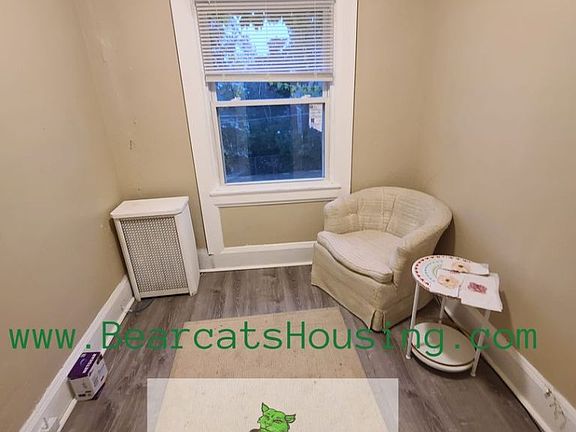 4th image of 109 Chestnut St #1
