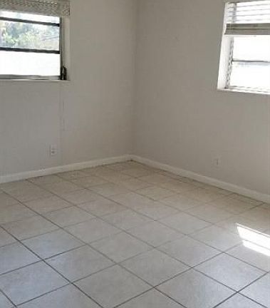 5th image of 1351 NE 45th St
