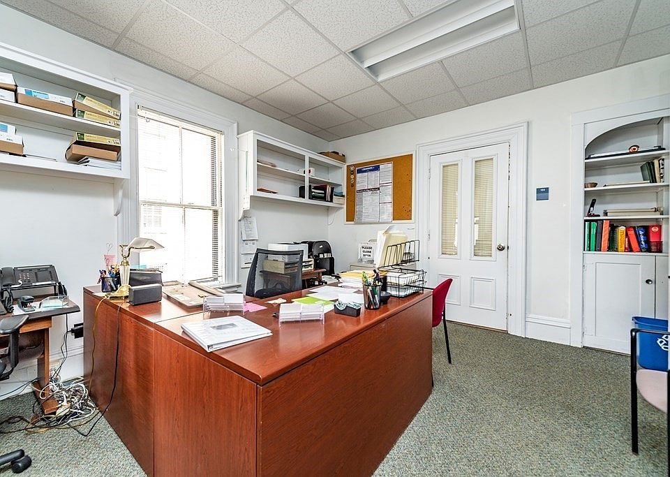2nd image of 27 Mellen St