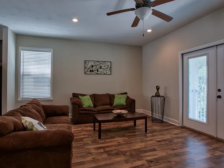 1864 Belle Vue Way — Photo 7