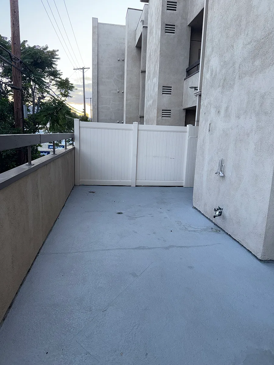 Building Photo - 424 Oak St #128