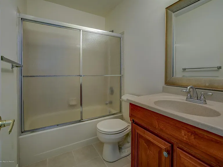 40 Staghorn Dr — Photo 21