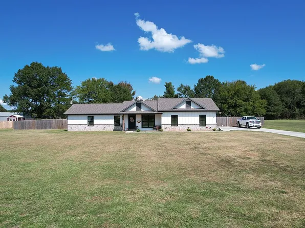 290 Bunker Hill Rd, Hooks, TX 75561