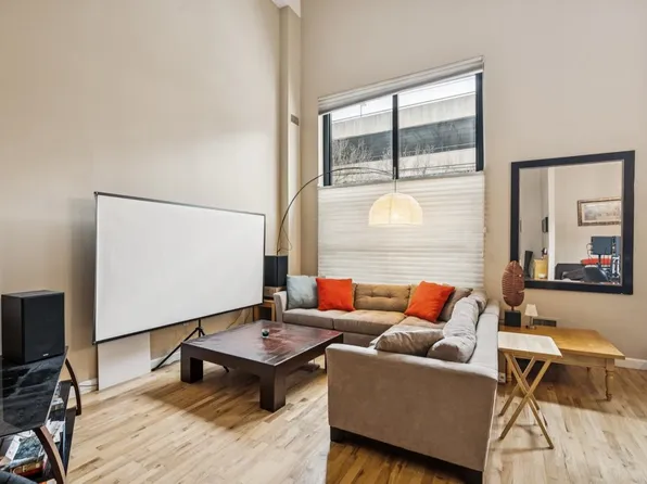 518 Gregory Avenue image 1 of 20