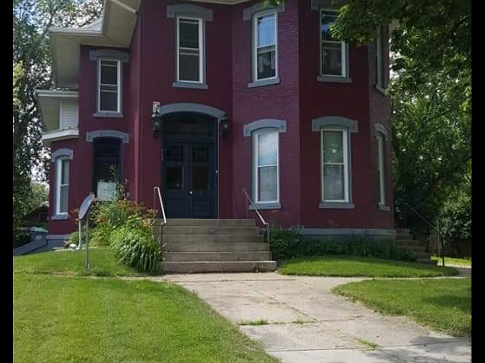 1st image of 223 N Grand Ave