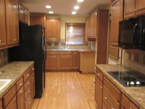 5th image of 1510 N Park Ln