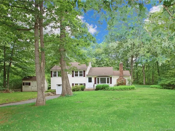 2 Fern Lane, Newtown, CT 06470