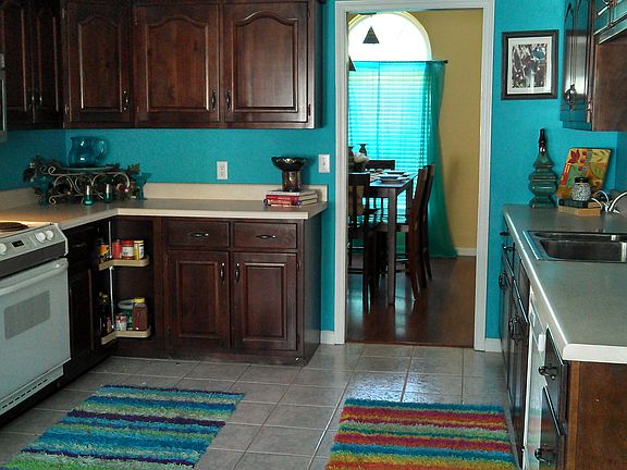 Lots of cabinet space