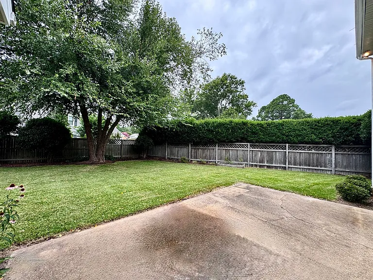 965 Commodore Dr — Photo 20