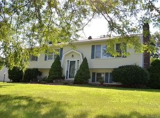 7 Menna Rd, Ansonia, CT 06401