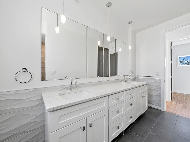 1322 Lafrance St NE #A — Photo 17