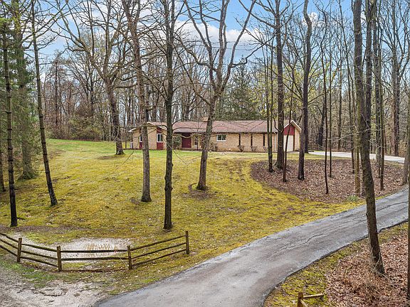 2nd image of 250 Scottshill Rd