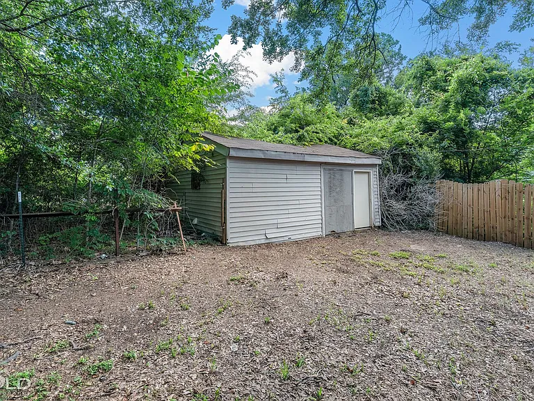 3920 Huston St — Photo 9