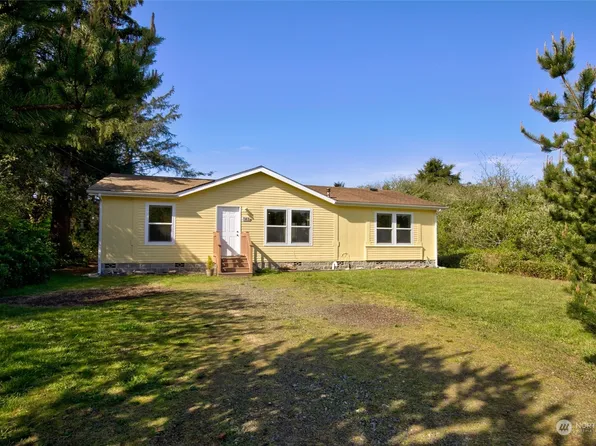147 N Oar Loop NW, Ocean Shores, WA 98569