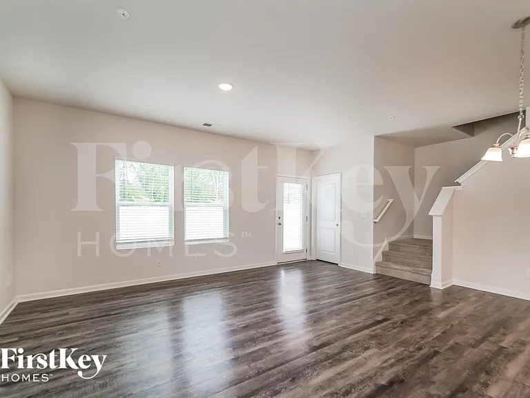 2035 Cypress Village Dr NW — Photo 4