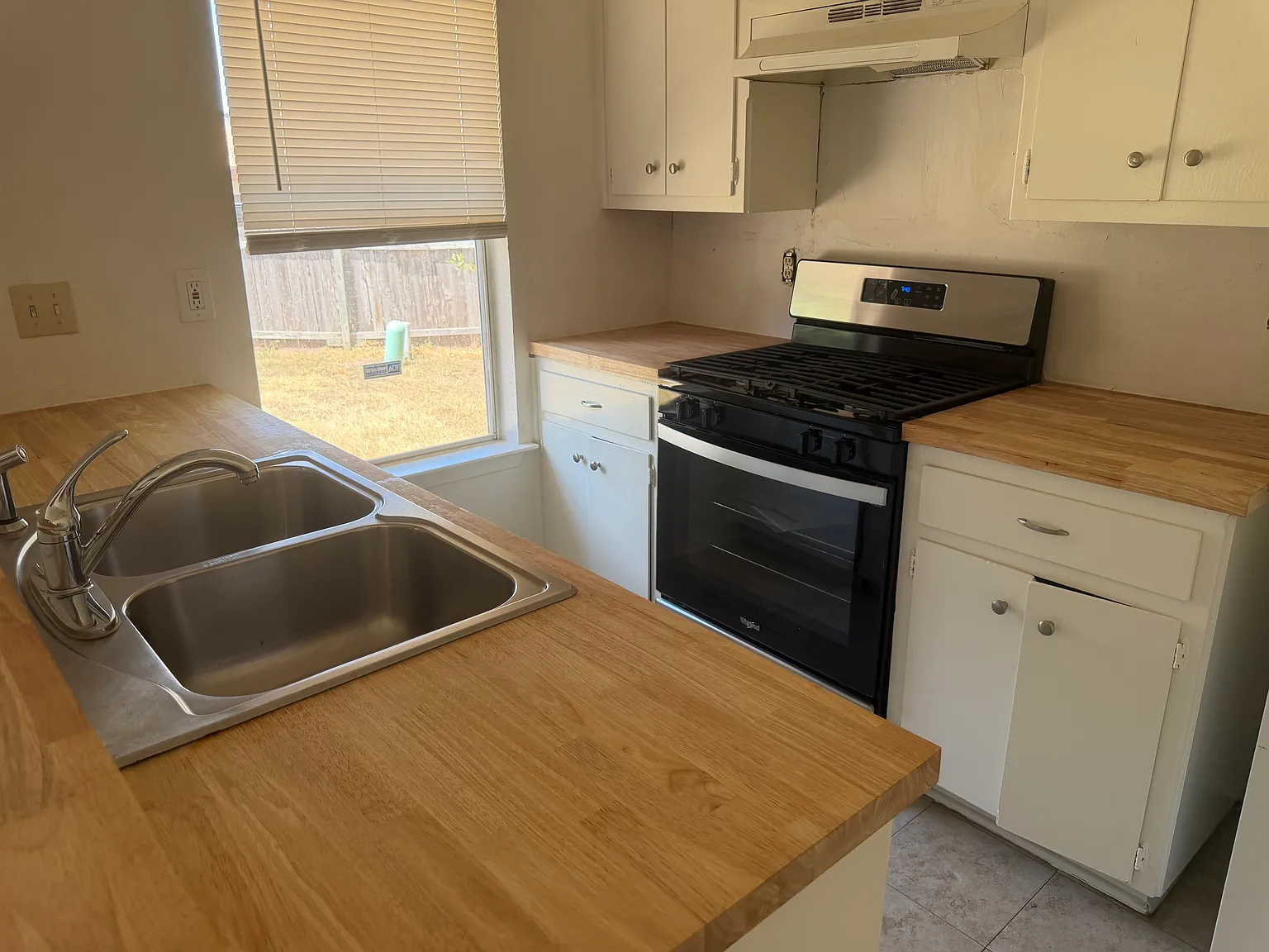 3 bed, 1017 sqft, $2,000 — Photo 4