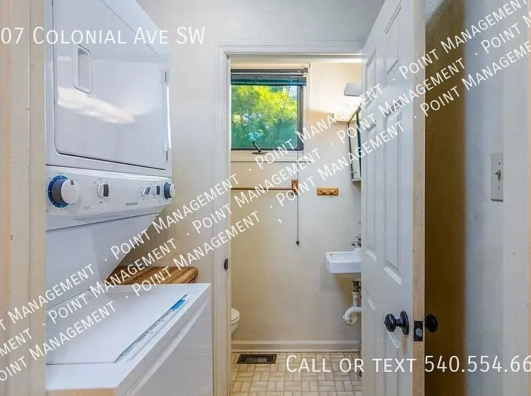 2407 Colonial Ave SW — Photo 11